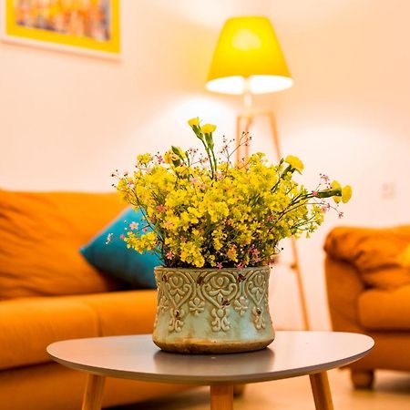 Yellow Apartment In Avlabari Tbilisi Luaran gambar