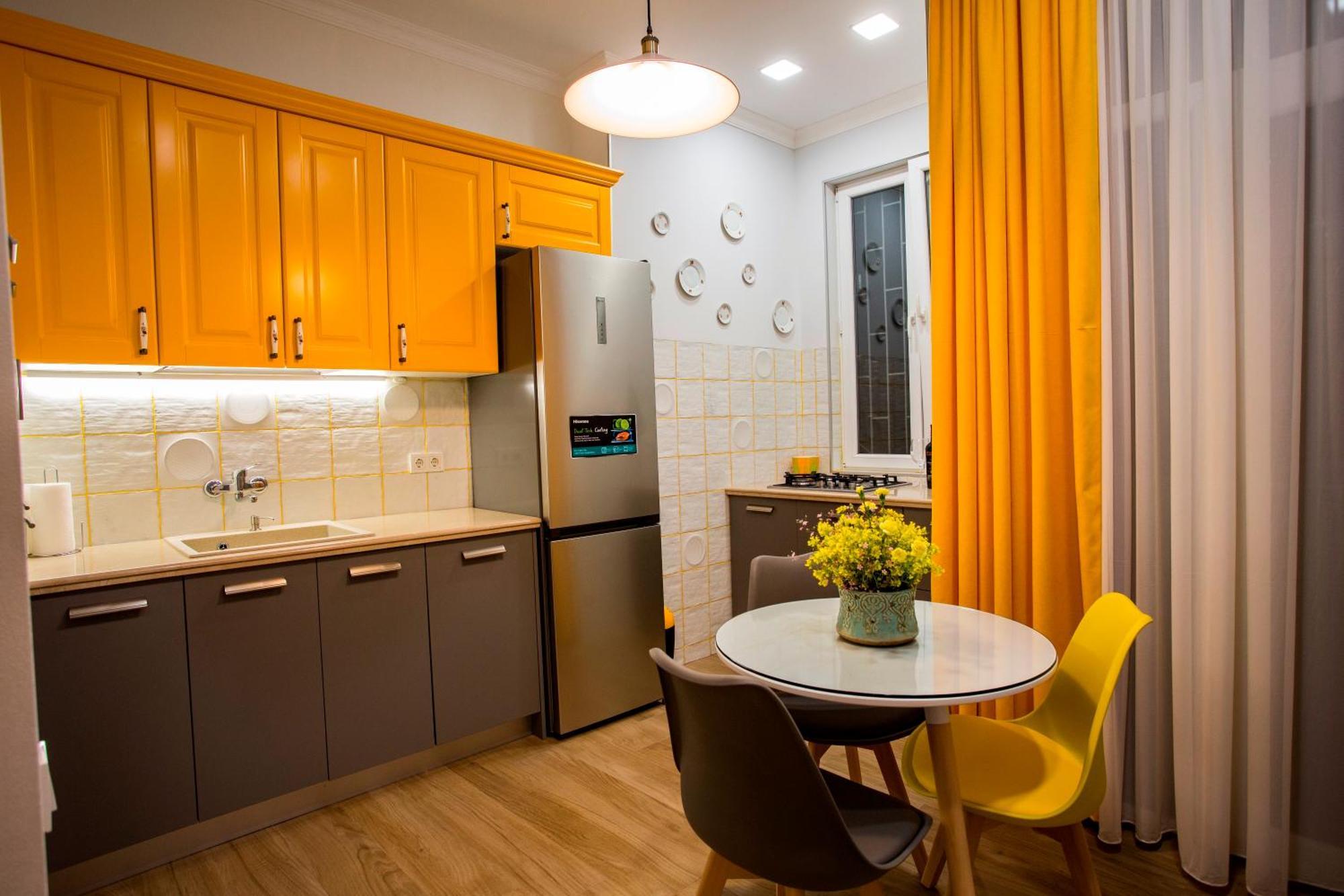 Yellow Apartment In Avlabari Tbilisi Luaran gambar