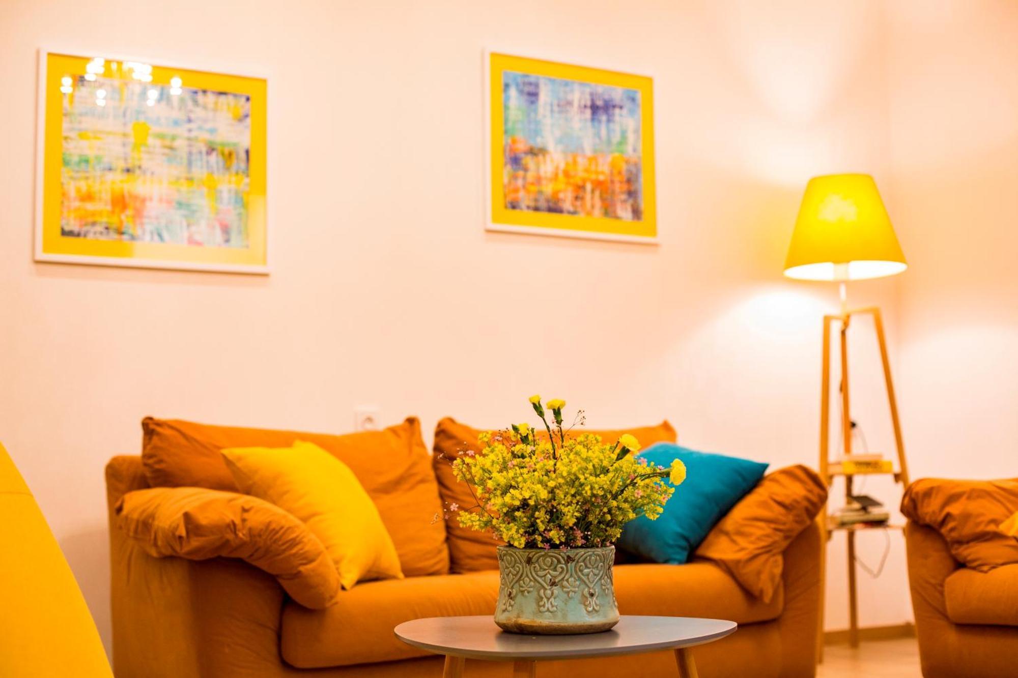 Yellow Apartment In Avlabari Tbilisi Luaran gambar