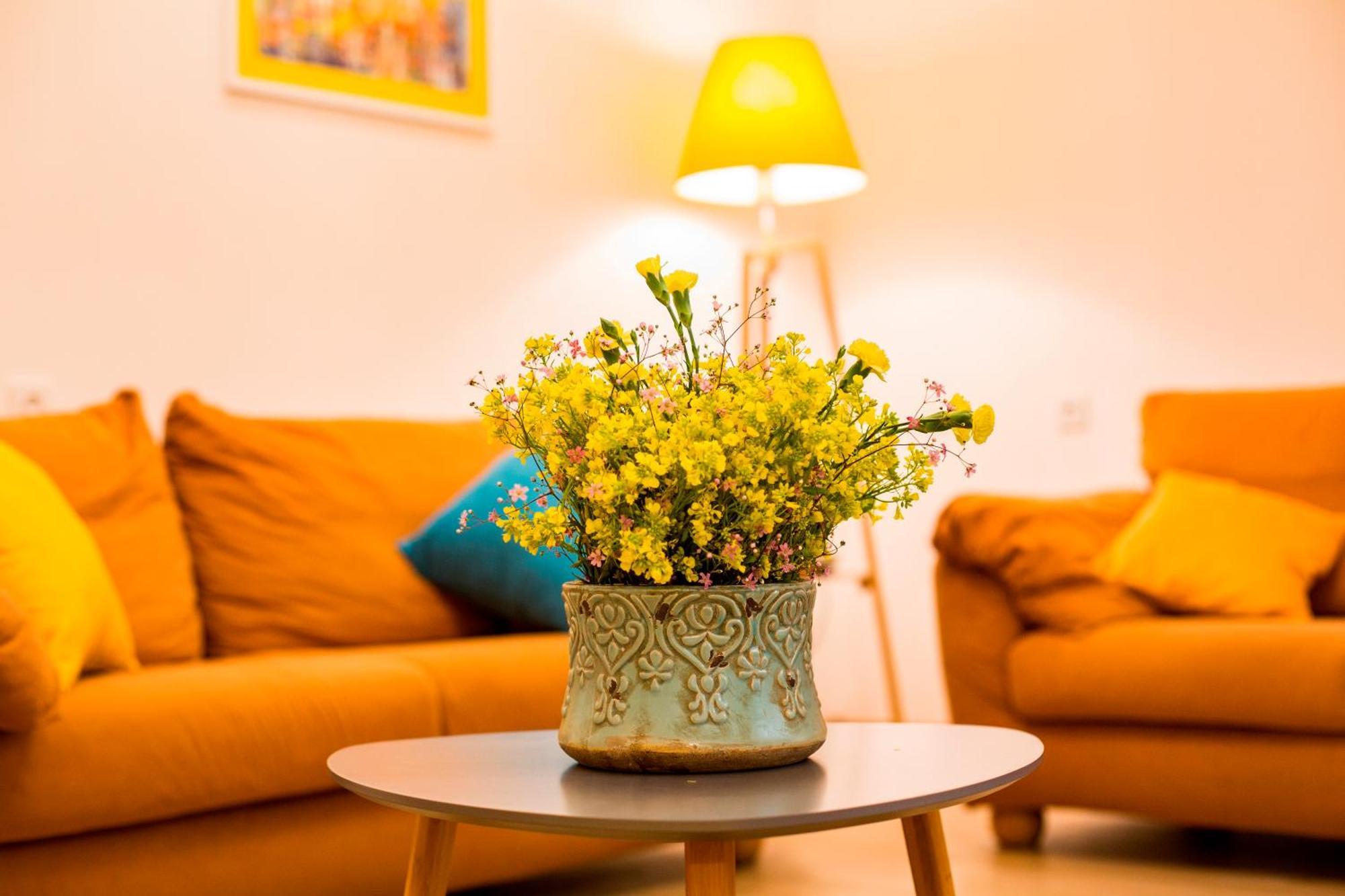 Yellow Apartment In Avlabari Tbilisi Luaran gambar