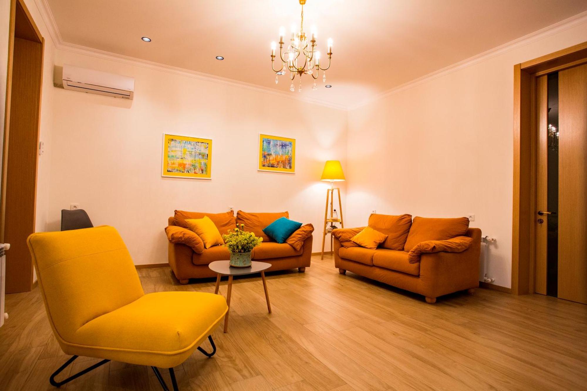Yellow Apartment In Avlabari Tbilisi Luaran gambar